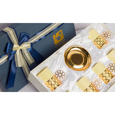 طقم كاسات شاي بقاعدة نحاس ذهبي فاخر